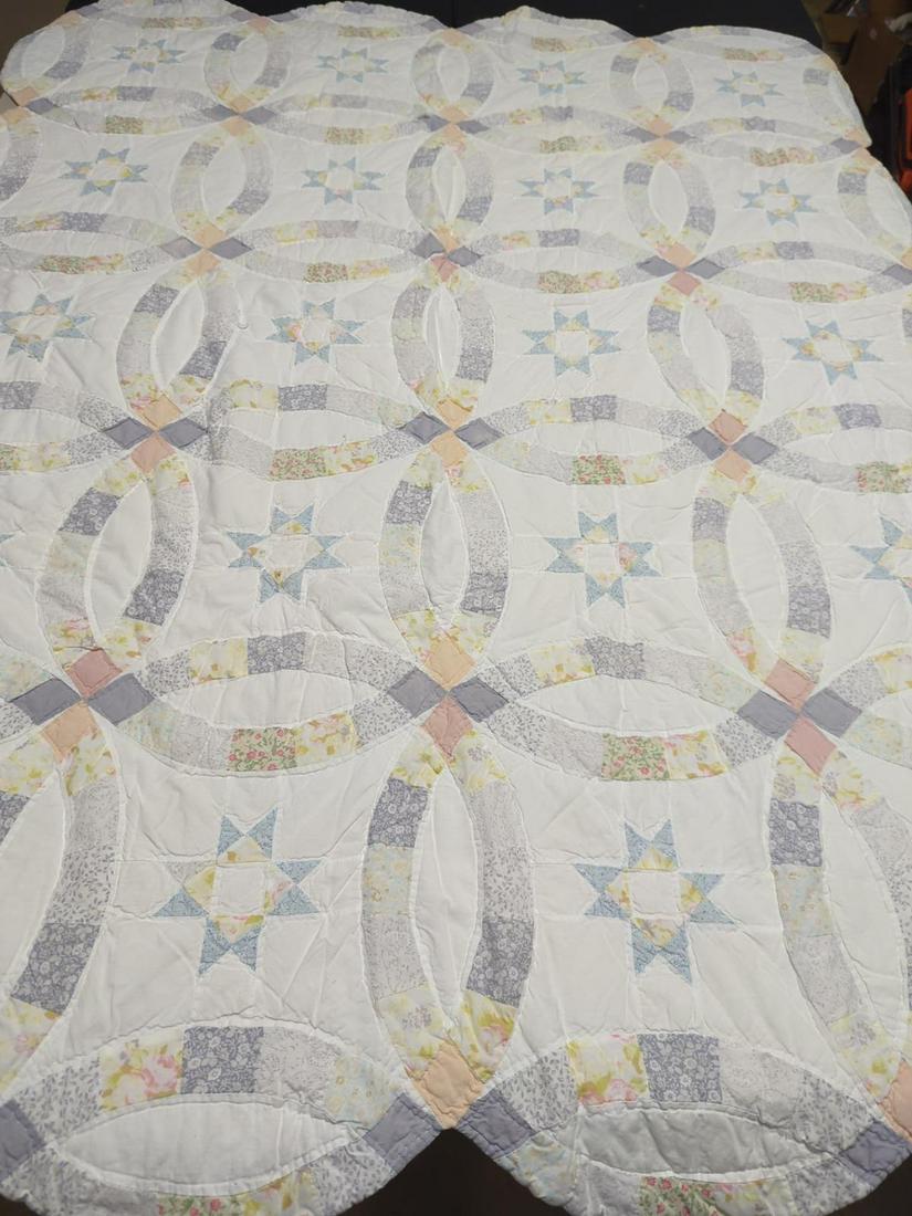 Vintage hand made double wedding ring quilt (1 of 3)