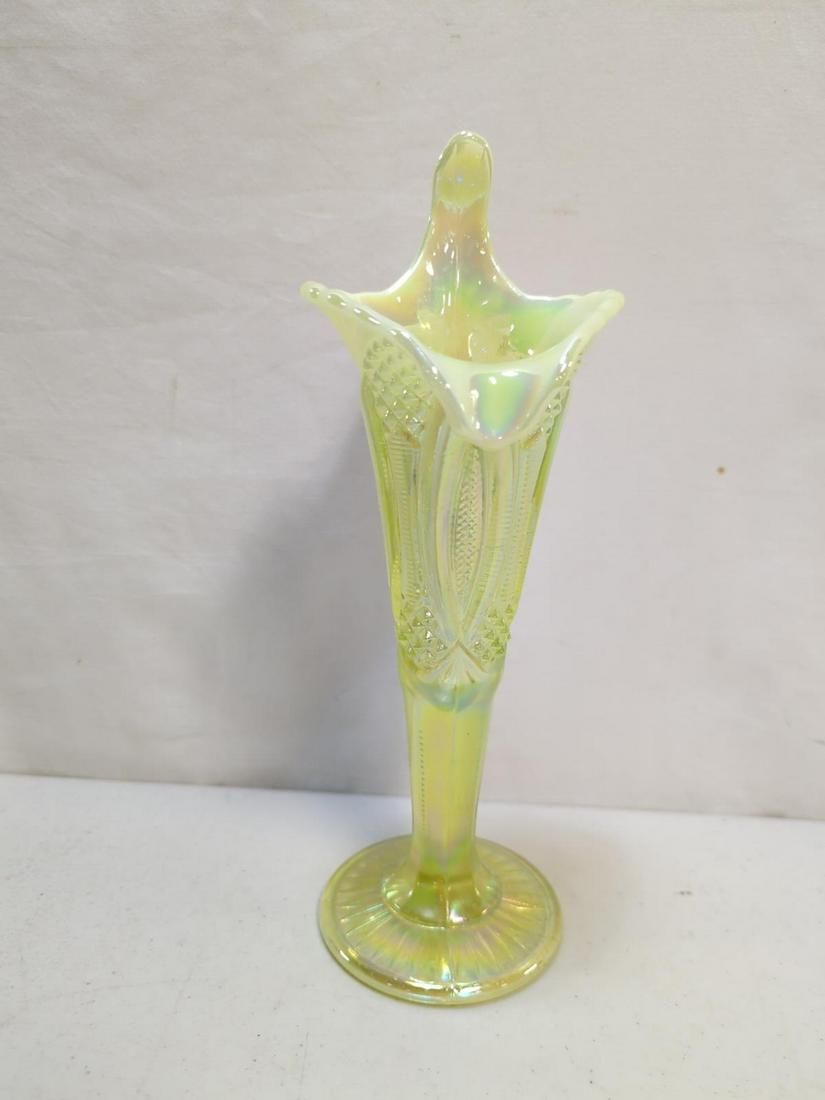 Green Vaseline Opalescent Mosser Glass vase (1 of 2)