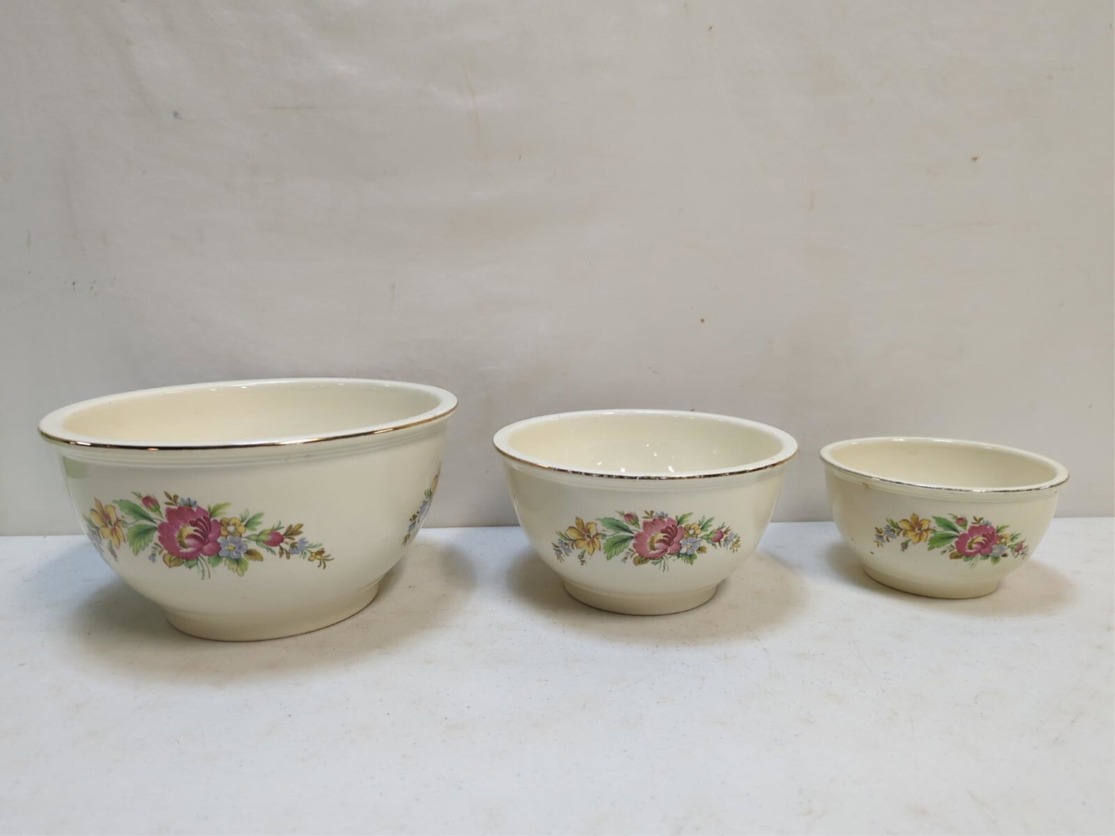 Homer Laughlin Graduated mixing bowl set (1 of 3)