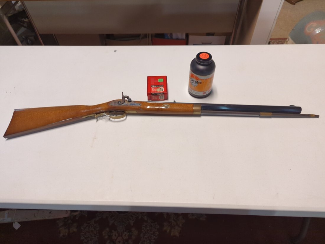Frontier 50 Calibur, black Powder, Percussiion cap: Octagon barrel rifle made by Connecticut Valley Arms Co., Spain has ram rod 40" L