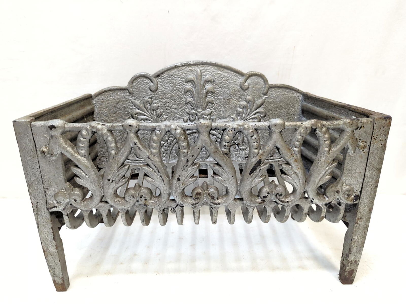 Antique Cast Iron coal burner fireplace insert (1 of 3)