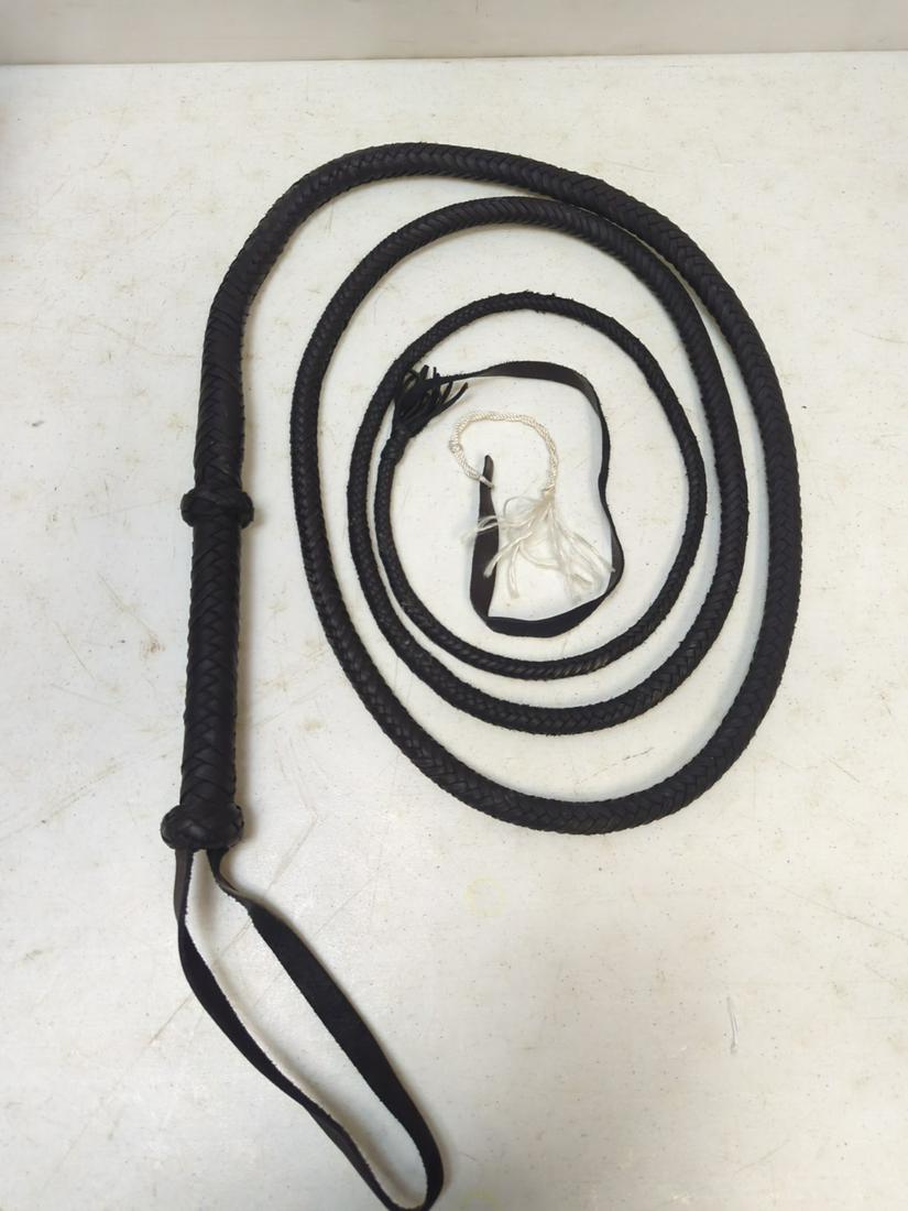 Indiana Jones style leather bull whip (1 of 1)