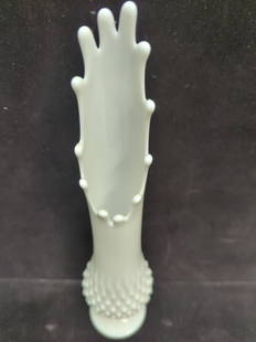 Vintage tall milkglass hobnail vase: 16" T good condition