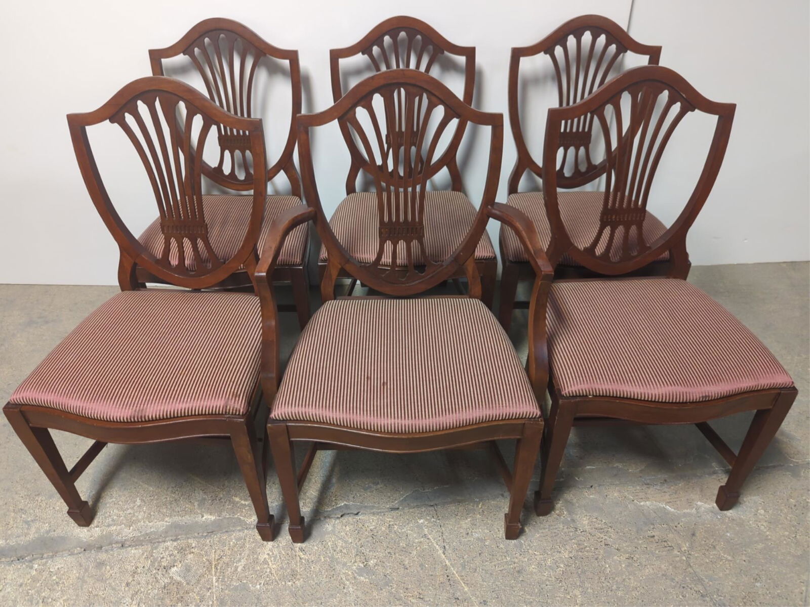 6 Mahogany Sheraton dining chairs (1 of 3)