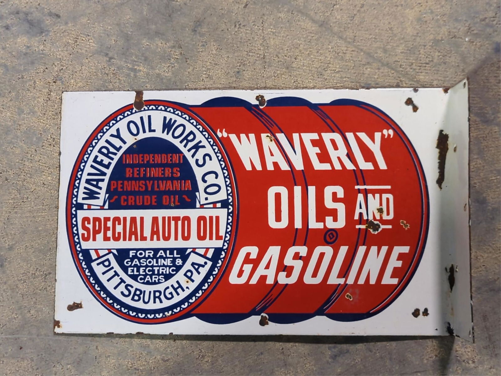 Waverly oil porcelain flange double sided sign (1 of 2)