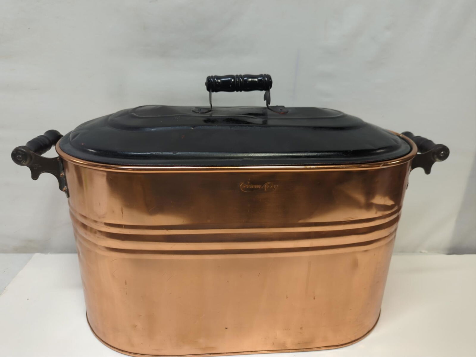 Antique Copper boiler with black metal lid (1 of 4)