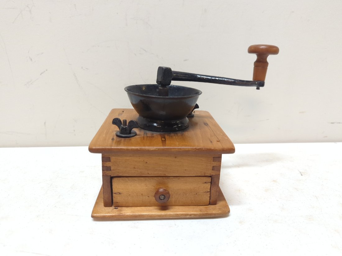 Early dovetailed coffee grinder (1 of 1)