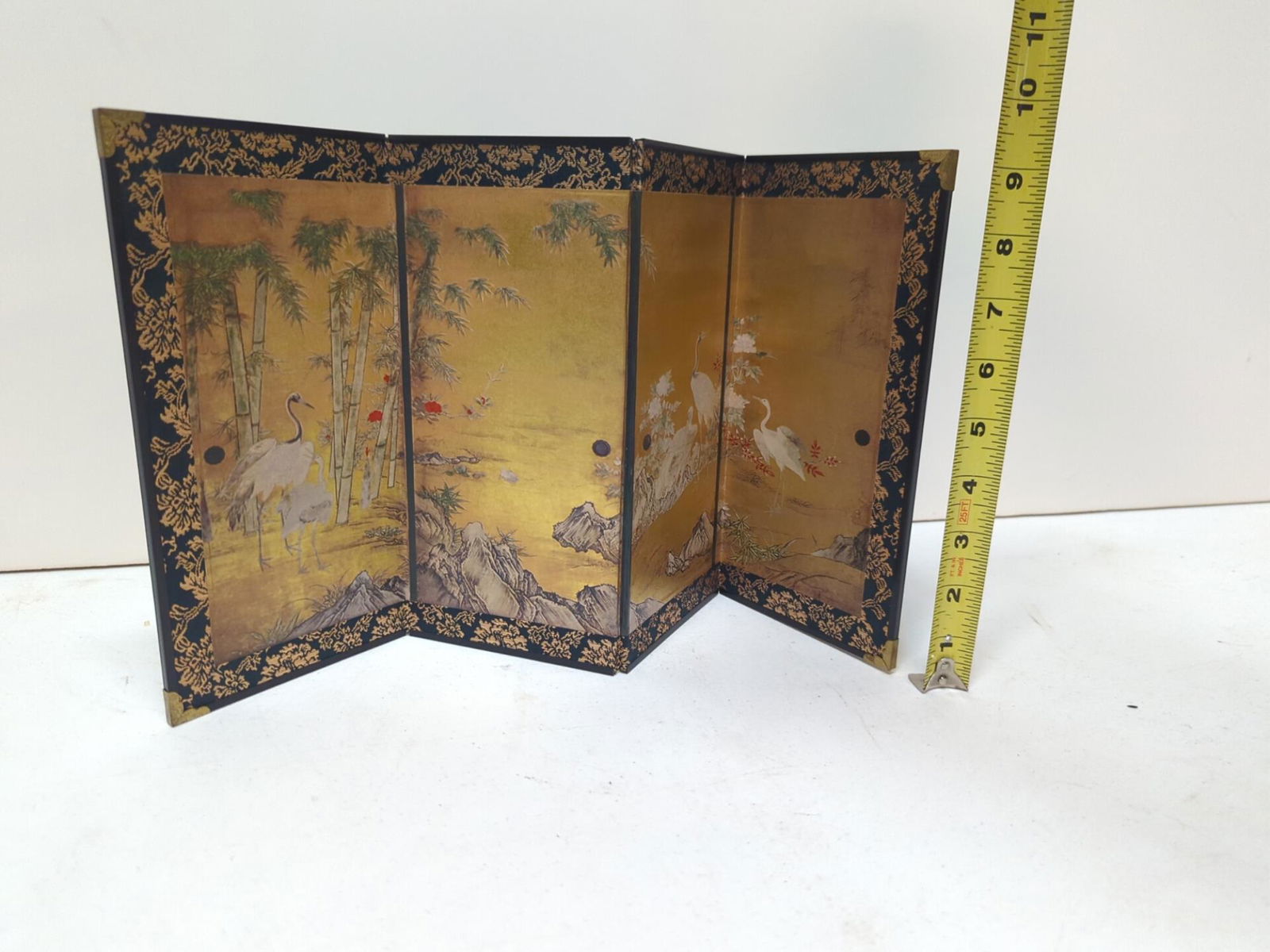 Small Asian folding table top screen (1 of 1)