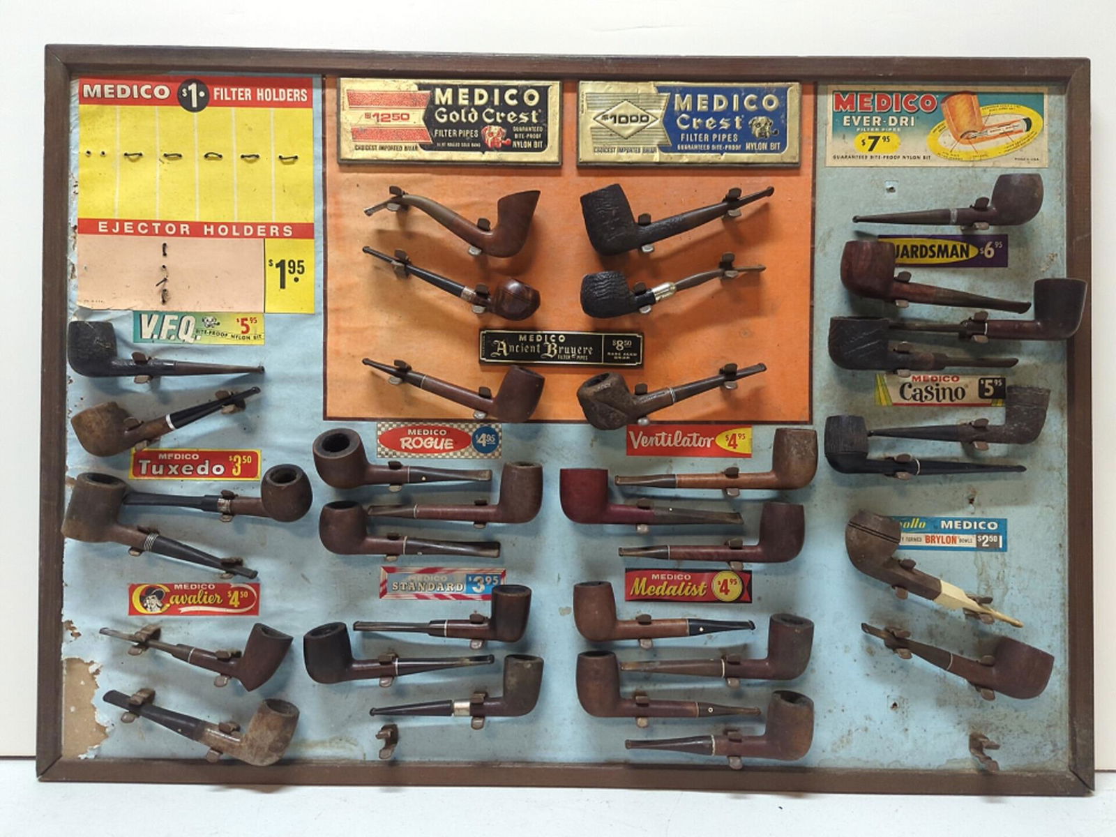 Vintage Medico pipe Display and 32 pipes (1 of 3)