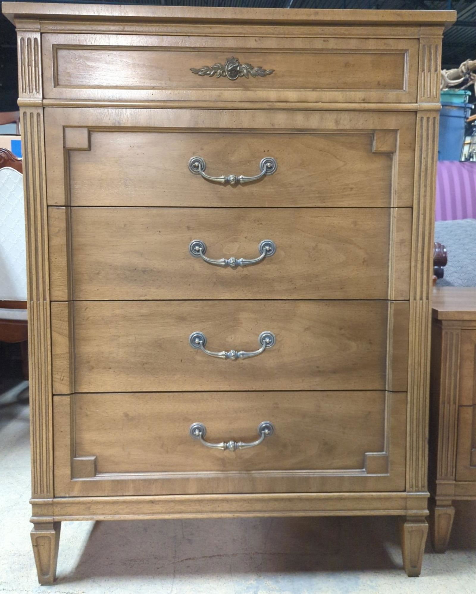 Mid Century Henredon 5 drawer walnut chest (1 of 4)