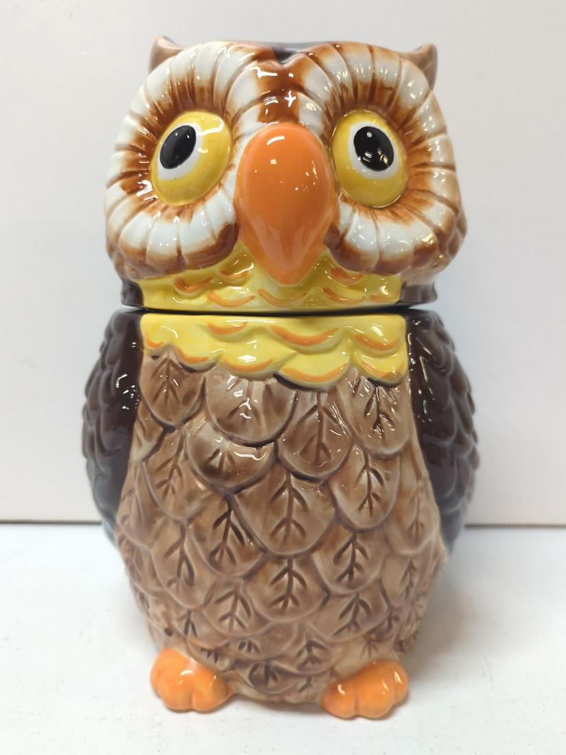 Vintage Owl cookie jar: good condition 12" T