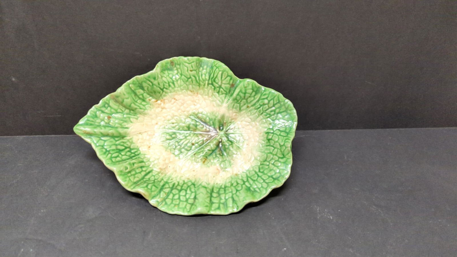 Antique Majolica Green & White leaf shaped dish (1 of 2)