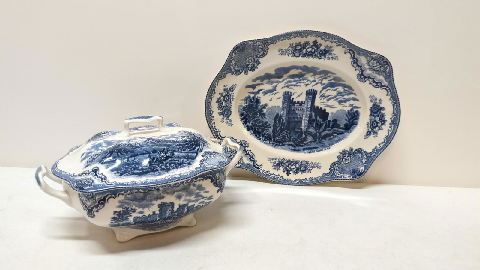 Johnson Bros., Blue & White Tureen and platter (1 of 4)