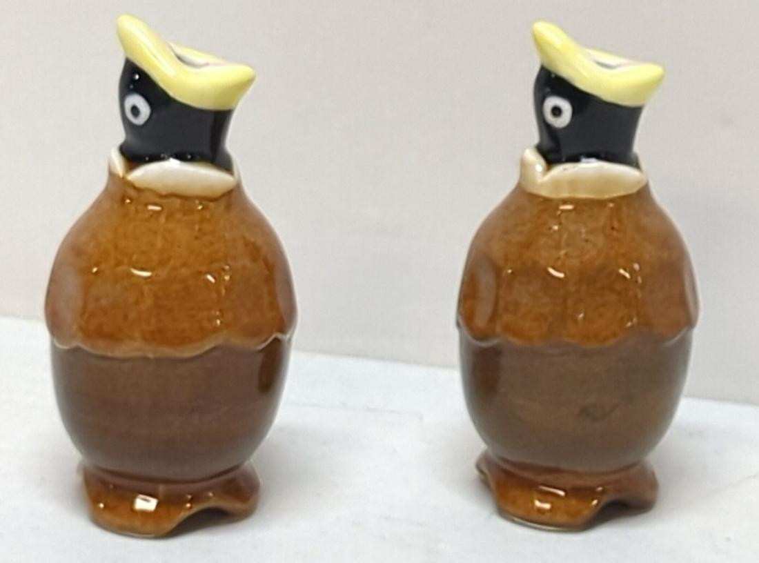 pair of vintage "Blackbirds in a Pie" pie birds: both are in good condition