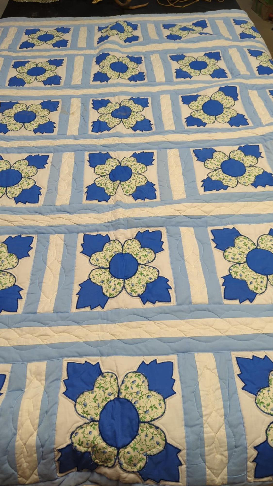 Large Blue & white hand made quilt (1 of 2)