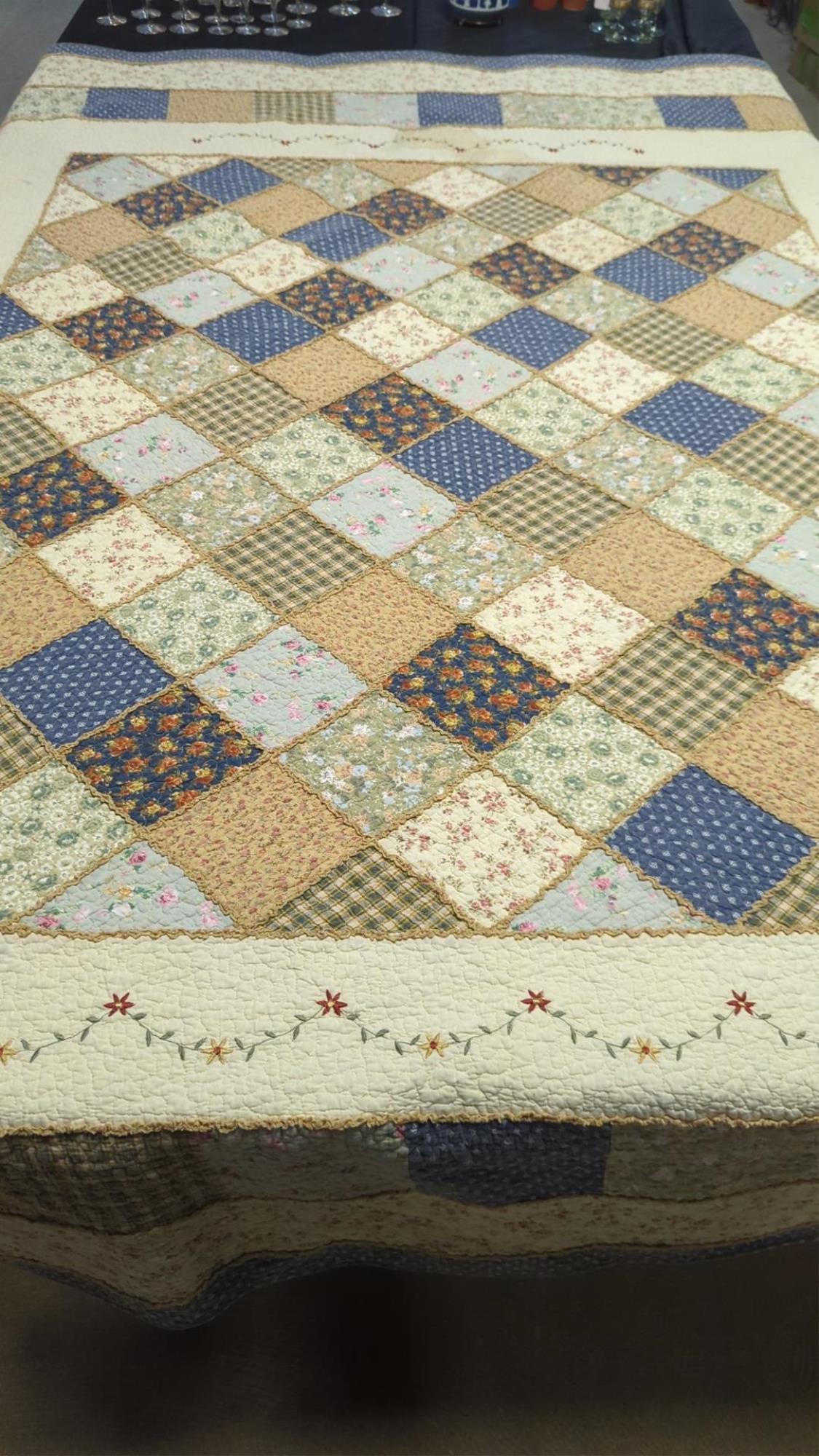 Scalloped edge hand made large square quilt (1 of 2)