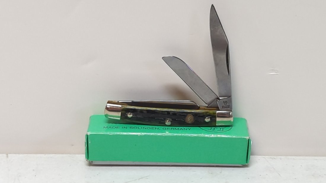 3 Blade Hen & Rooster pocket knife (1 of 2)