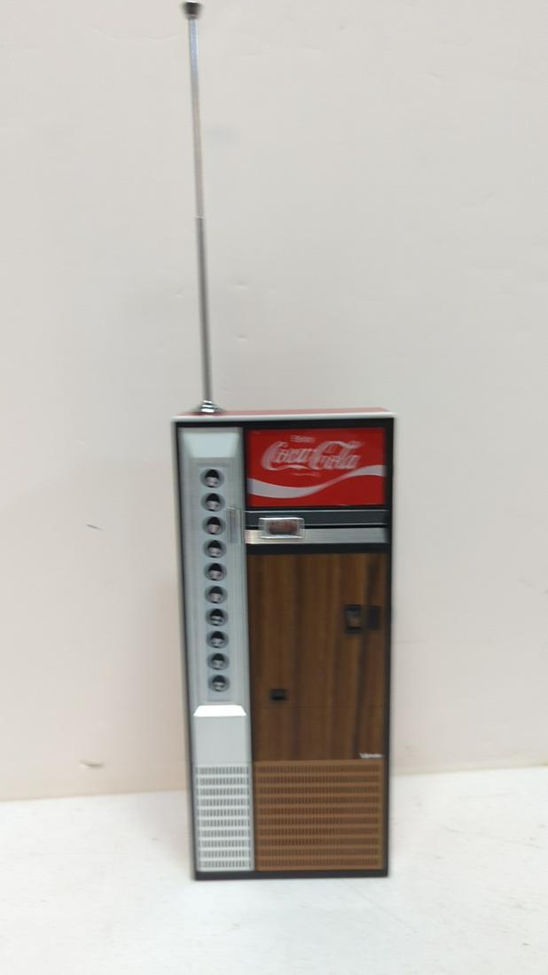 Vintage AM-FM Vendo Coca Cola Machine radio (1 of 4)