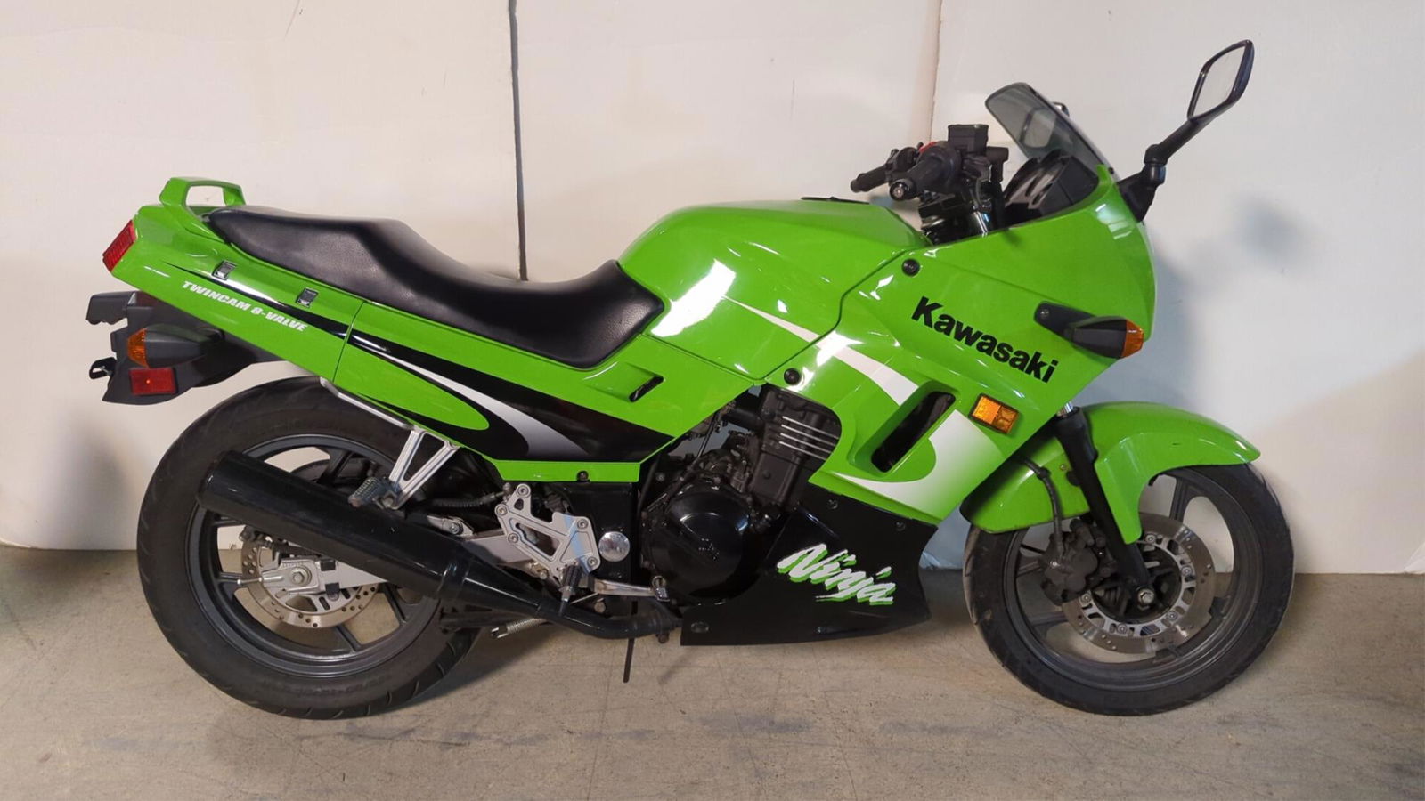 2003 Kawasaki Ninja Ex 250 Motorcycle With Helmet