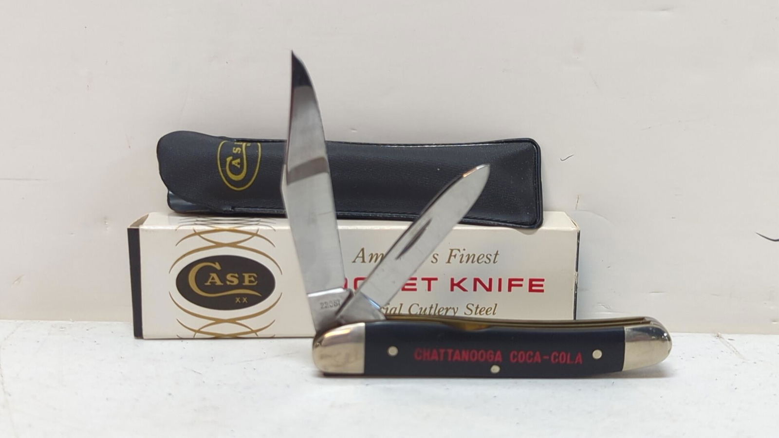 New in Box vintage Case XX  pocket knife (1 of 2)