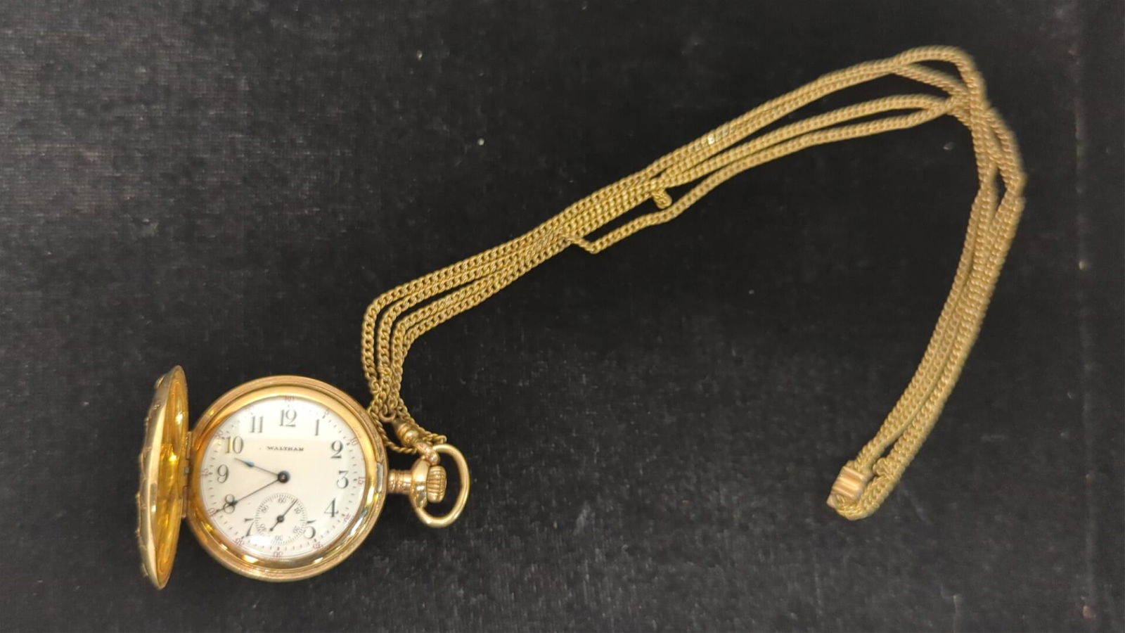 Waltham Double Case pocket watch (1 of 3)