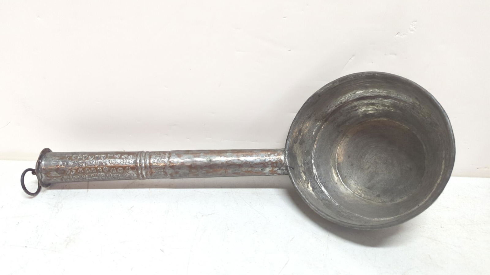 Vintage large hand hammered copper pan (1 of 2)