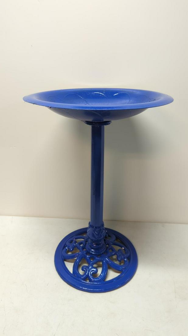 Metal & wrought iron bird bath: 28" T x 19" dia good condition