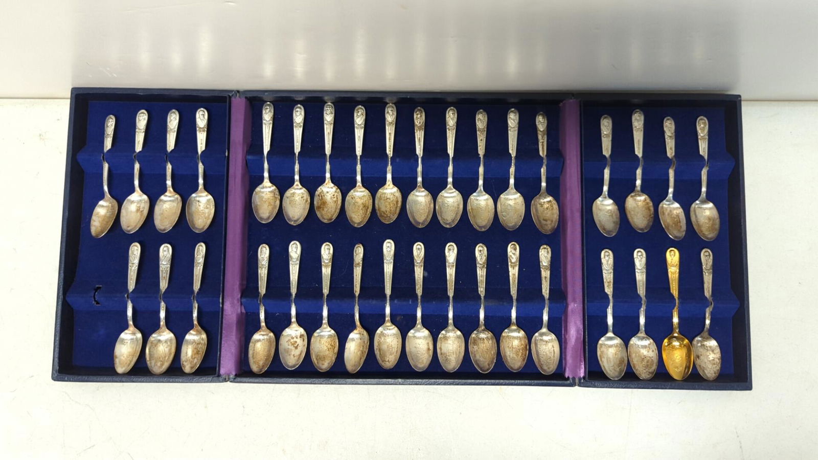 Vintage Presidental Commerative Spoon collection (1 of 2)