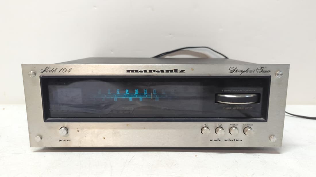 Marantz Model 104 Stereophonic tuner (1 of 2)