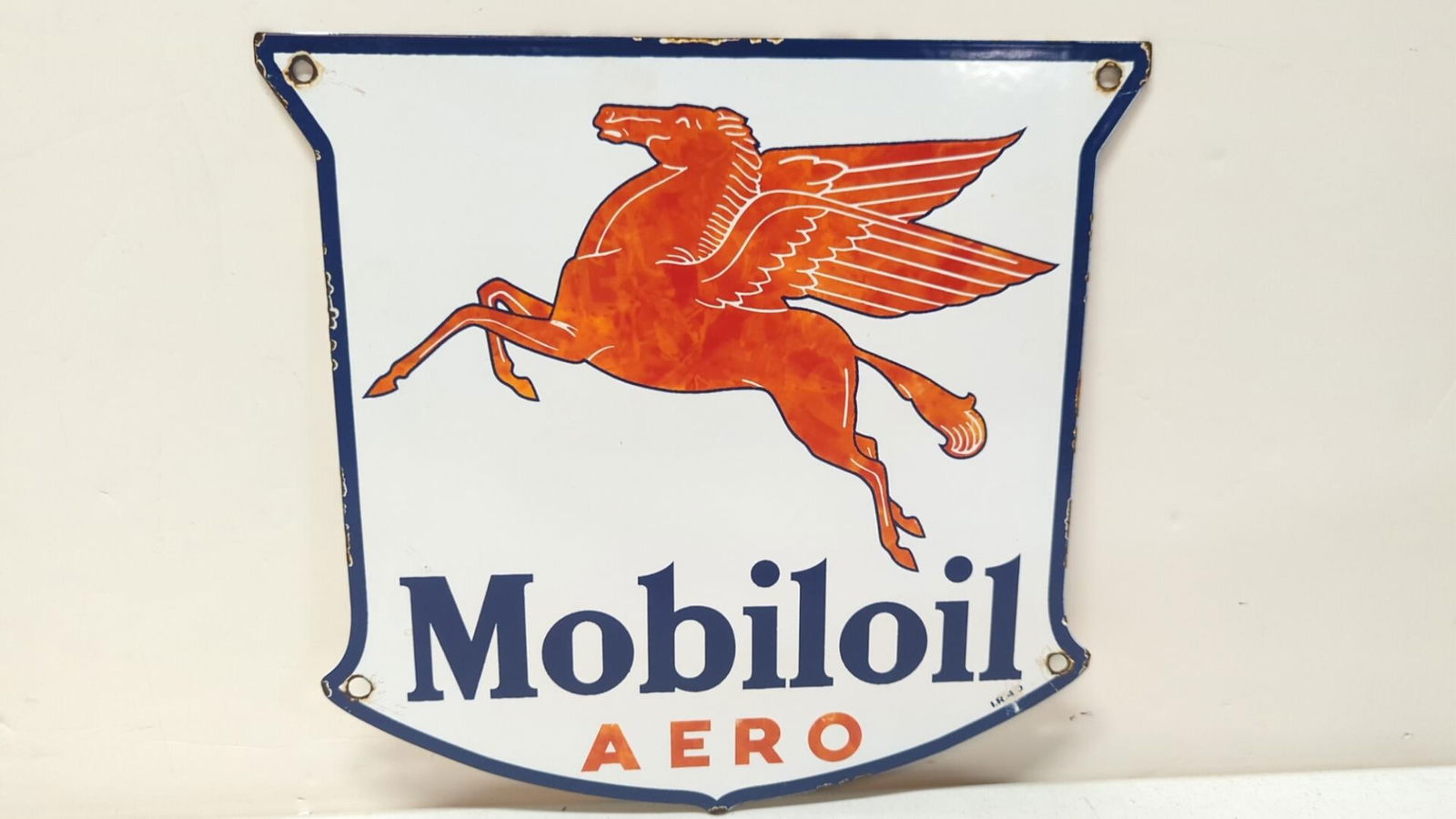 Porcelain Mobiloil AERO Pump Plate / sign (1 of 4)