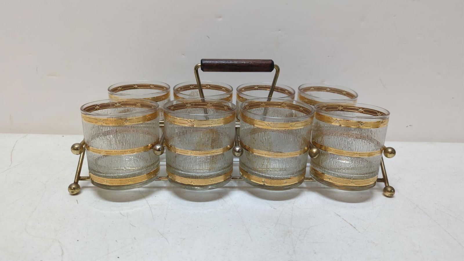 Set of 8 Mid Century Barware Glasses & carrier (1 of 3)