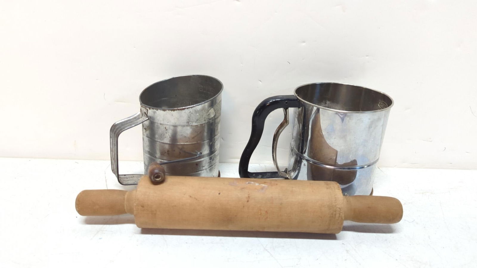 2 Sifters & 1 rolling pin (1 of 1)