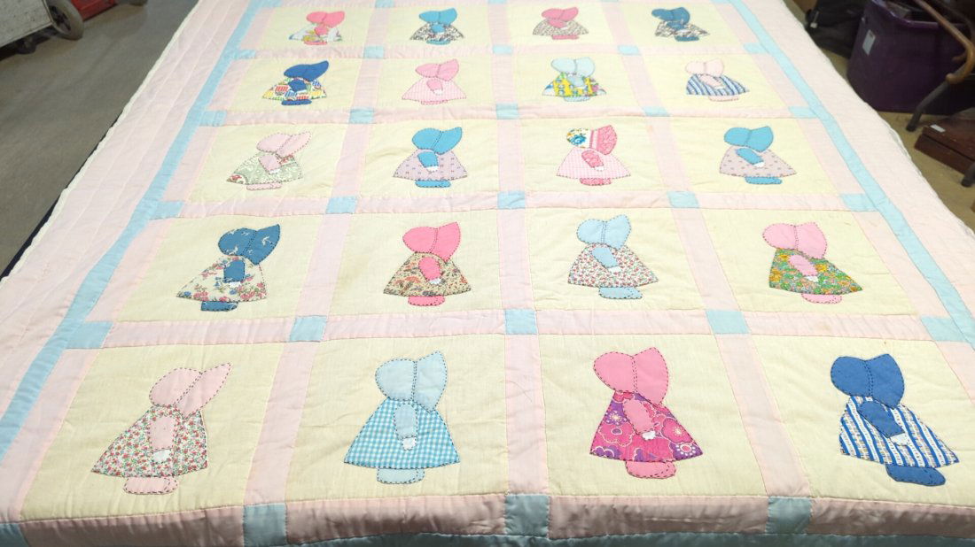Quilt "Sue Bonnet Sue": hand appliqued Machine quilted 60" x 82" good condition