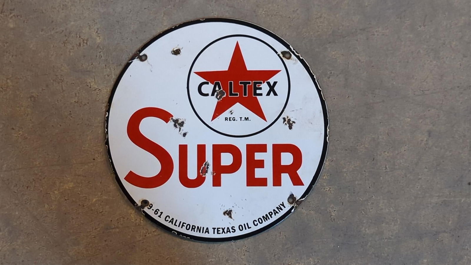 Texaco Caltex Super Porcelain Gasoline sign (1 of 5)