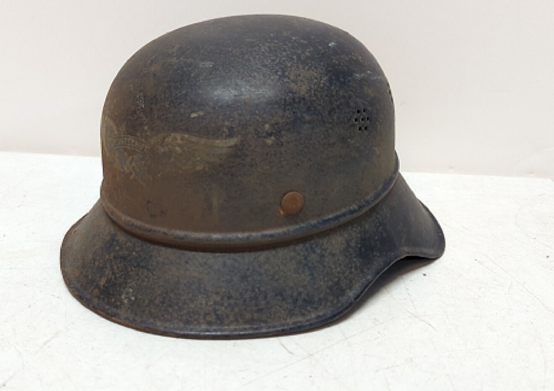 German WWII Luftschutz Helmet (1 of 4)