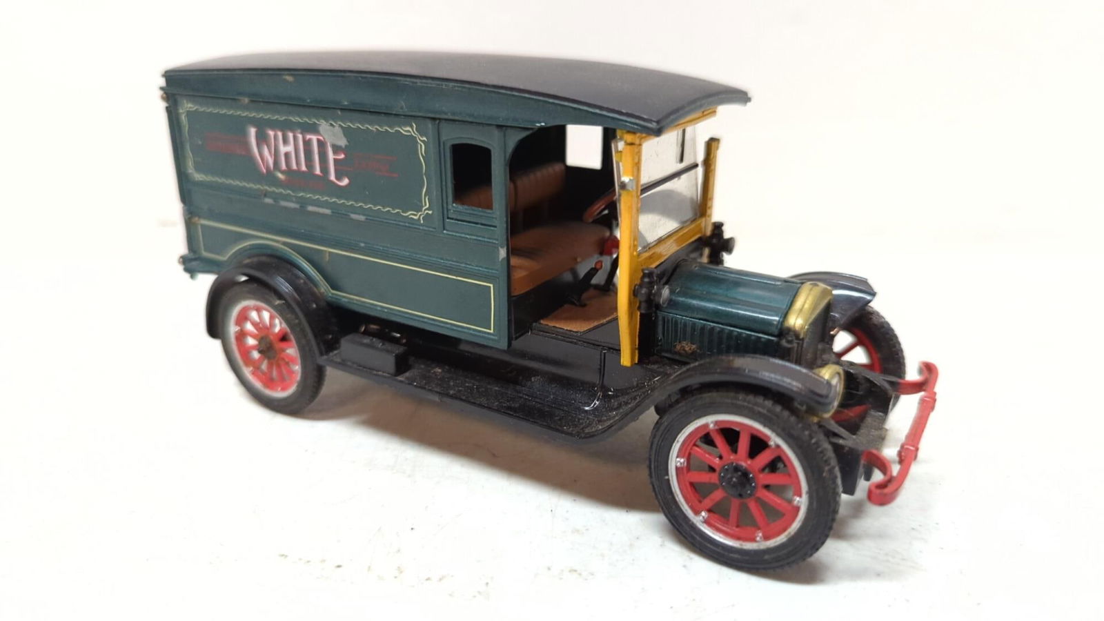 1920 White Company Van metal car (1 of 2)