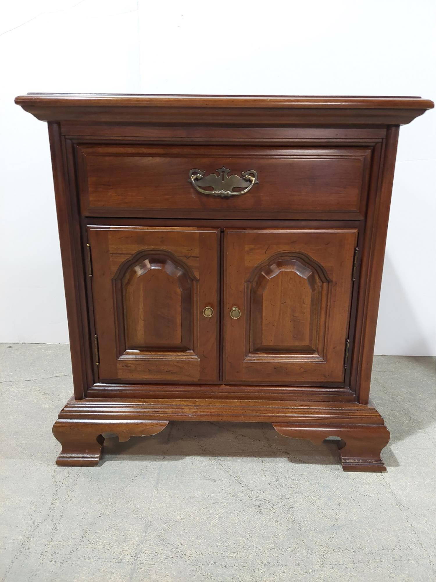 Vintage Mahogany Nightstand Auction