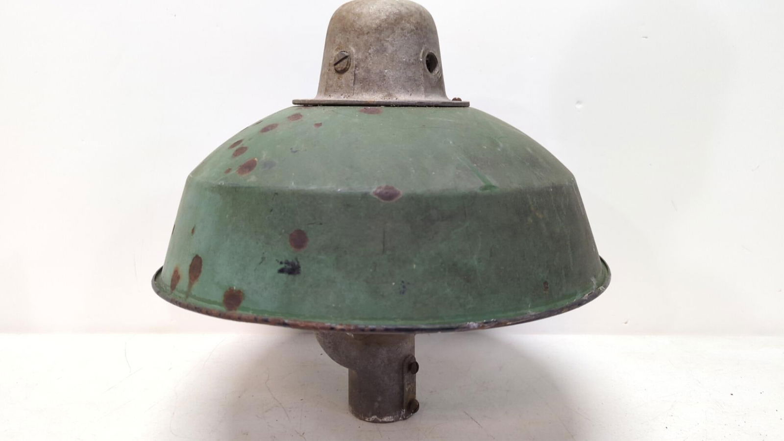 Vintage Green Service station light (1 of 3)