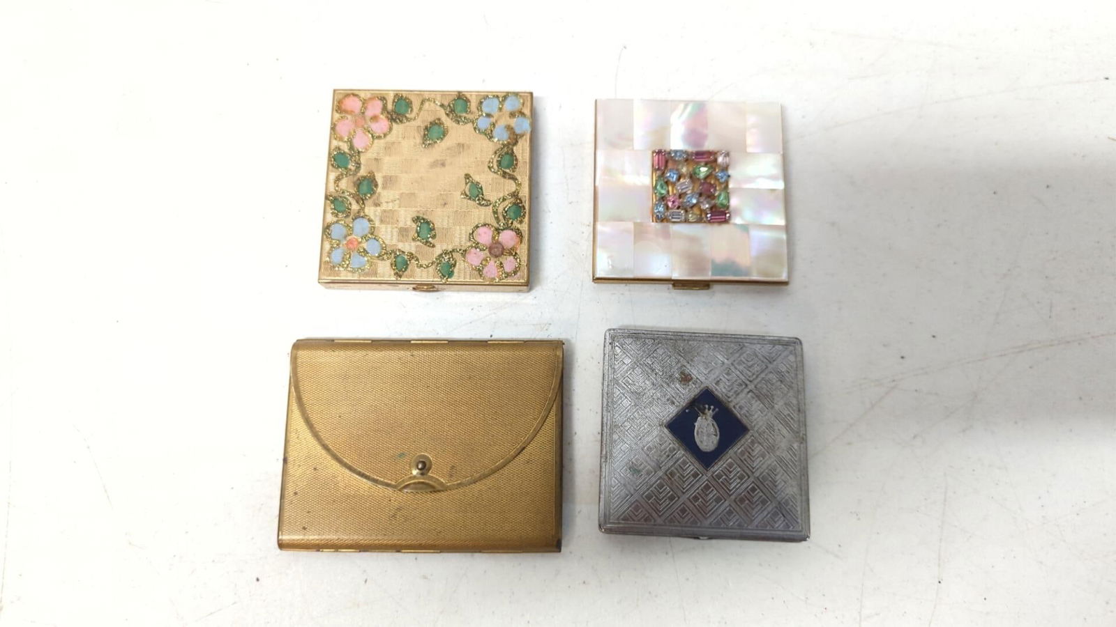 (4) Vintage 1950s compacts (1 of 1)