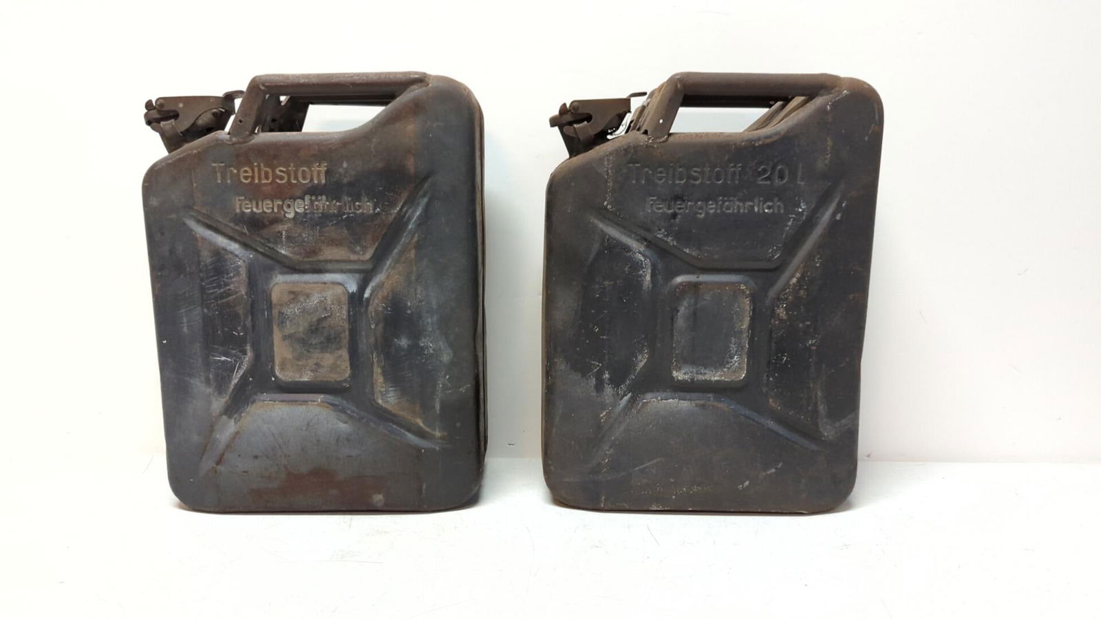 (2) Vintage German Jeep Gas Cans (1 of 4)