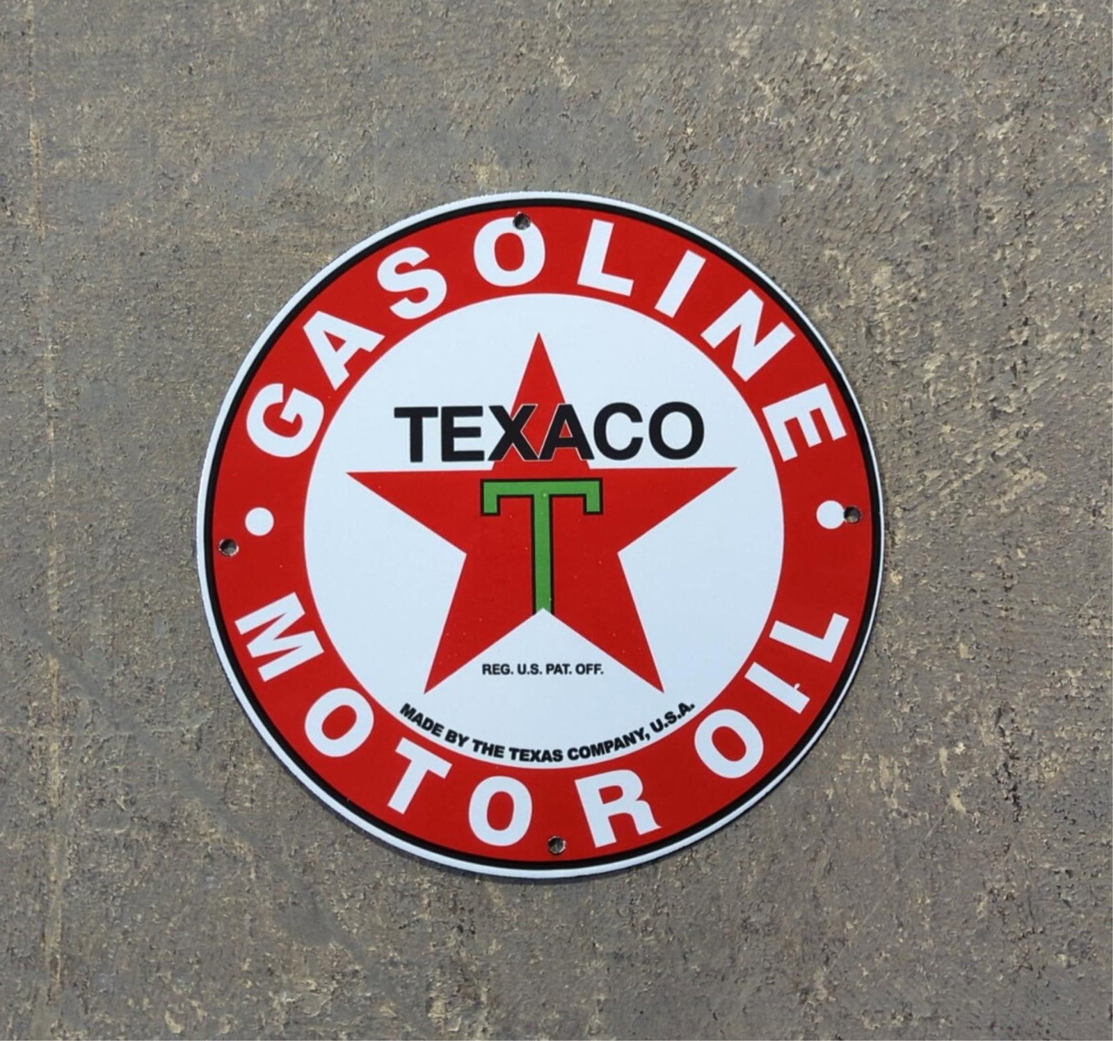 Porcelain Texaco Motor Oil single sided sign: 11 3/4" diameter great condition