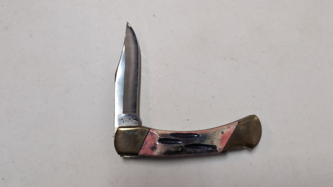 Frost Bear claw Folding single lock blade knife (1 of 2)