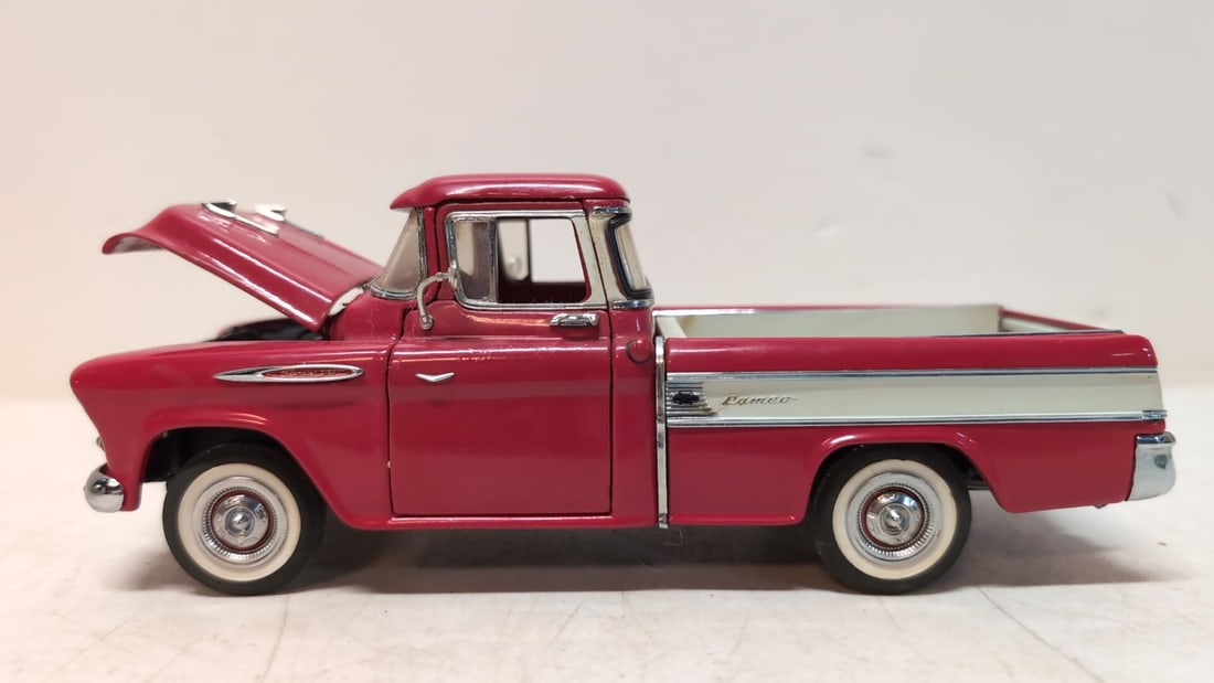 1957 Chevy Cameo Red Pick up Truck: 1994 Danbury Mint