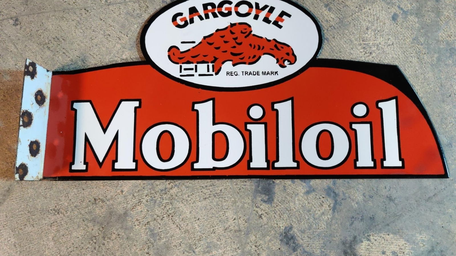 Porcelain Gargoyle Mobile Oil Flange sign (1 of 3)