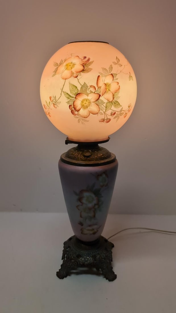 Vintage hand painted parlor lamp (1 of 2)
