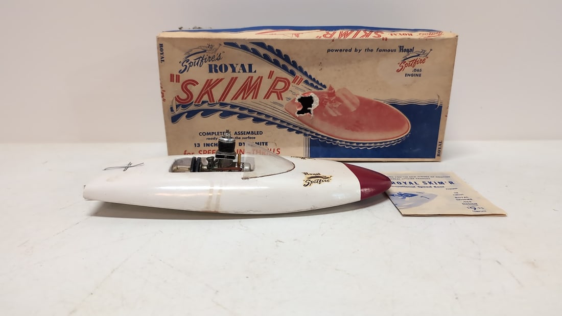 Vintage Royal Spitfire skimer gas boat: in original box good condition some wear to box boat 13" L