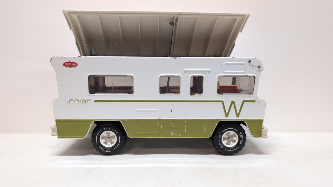 Vintage Tonka Indian Winnebago (1 of 6)