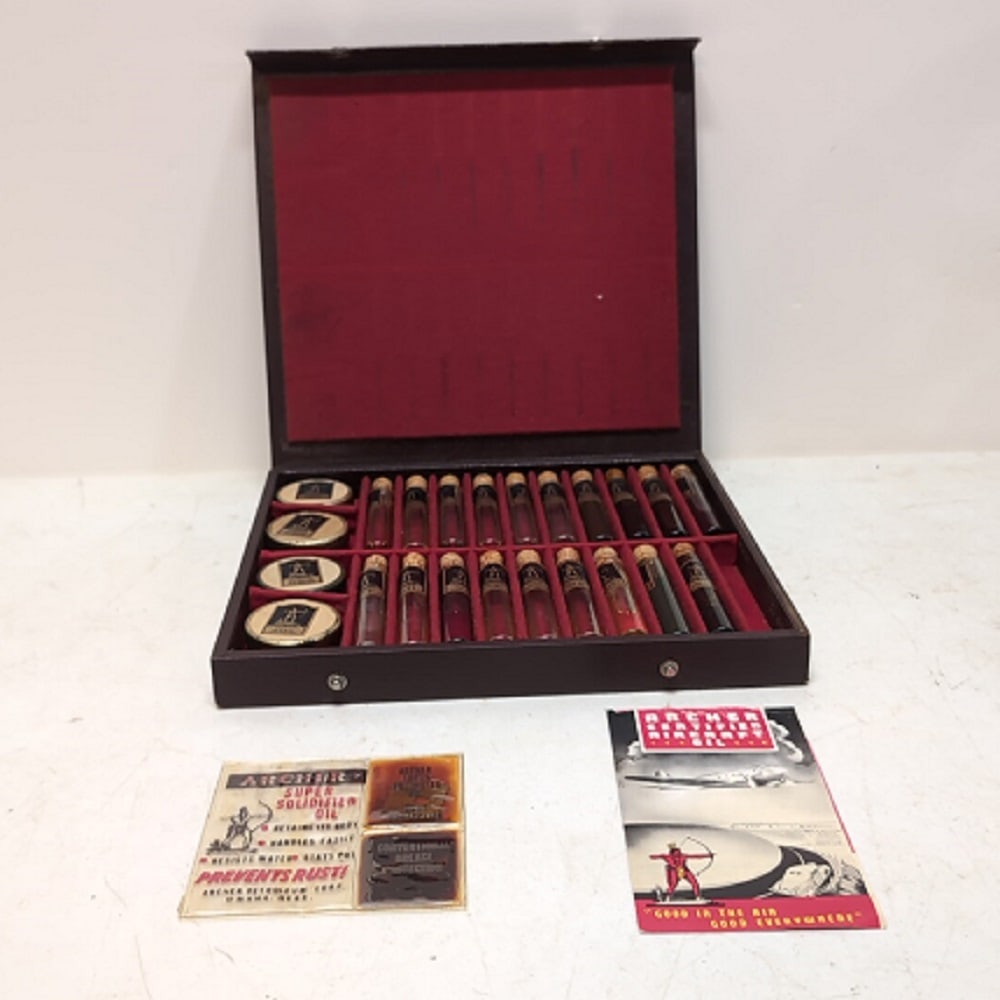 Vintage Archer Oil Salesman  Kit (1 of 4)