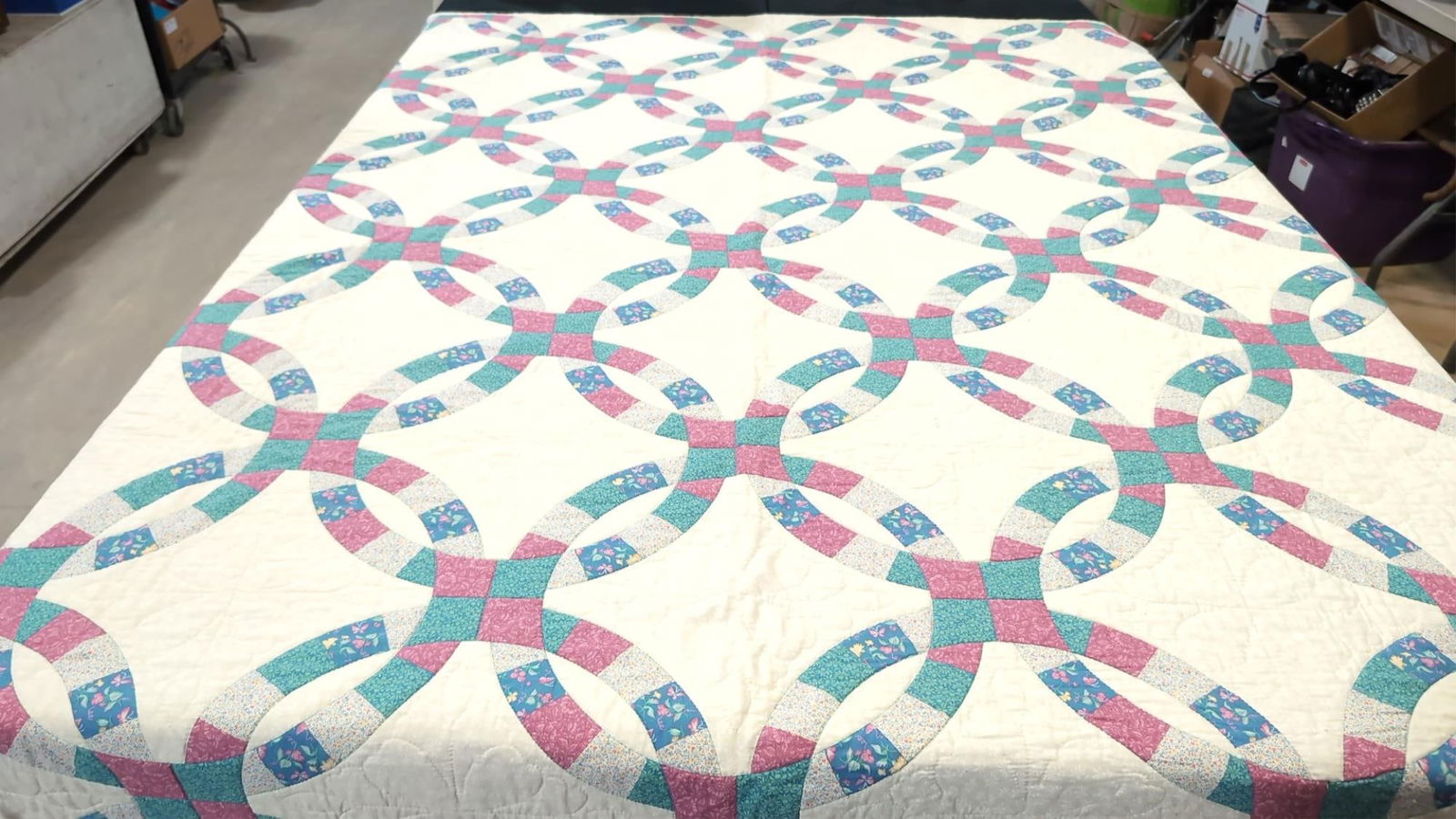 Vintage Double Wedding Ring Quilt (1 of 2)