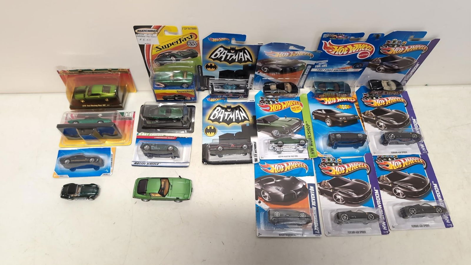 19 Mixed Cars, Hot Wheels, Matchbox: 11 are Hot wheels in original packages